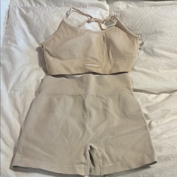 NovaSport Beige Ribbed Two-Piece gym step. Like new. - Picture 1 of 5